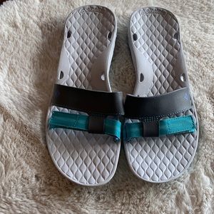 Columbia omnigrip sandals